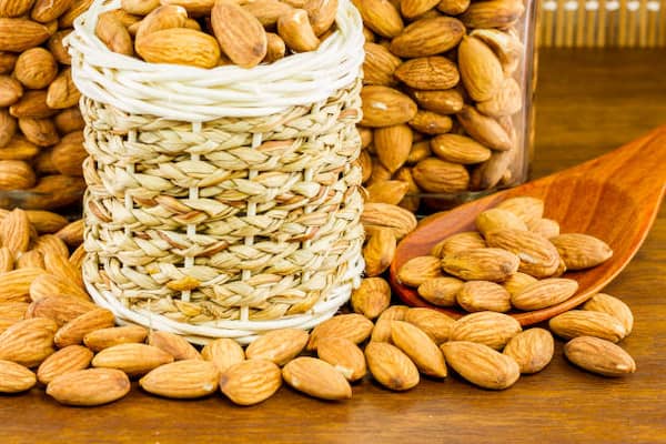 تصویر 1 از خرید مغز بادام درجه یک + قیمت فروش استثنایی